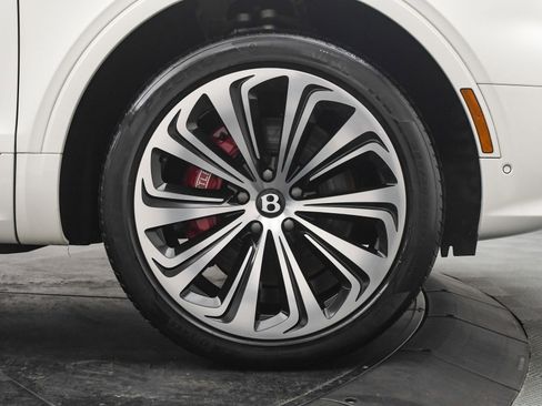 Certified 2023 Bentley Bentayga Extended Wheelbase image 34
