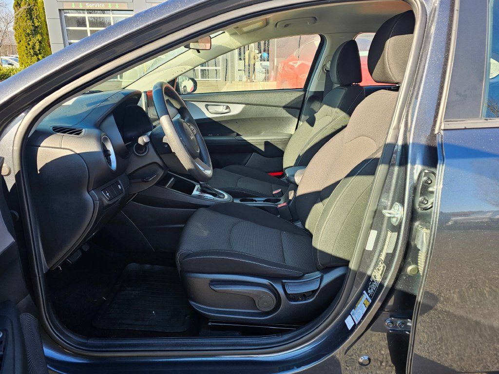Used 2024 Kia Forte LXS FWD image 17