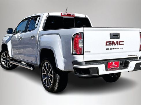 Used 2022 GMC Canyon Denali image 4