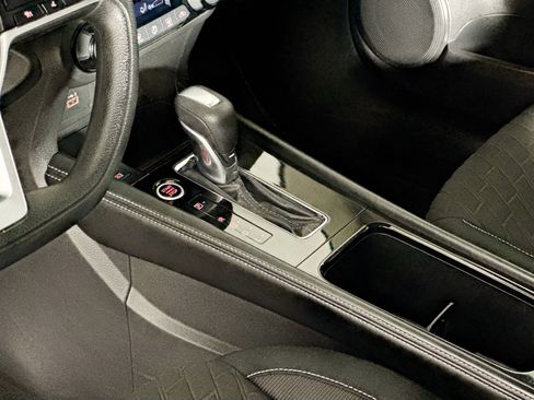 Used 2021 Nissan Kicks SV image 26