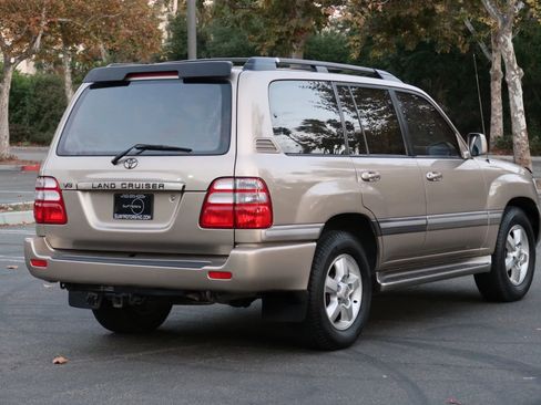 Used 2003 Toyota Land Cruiser image 7