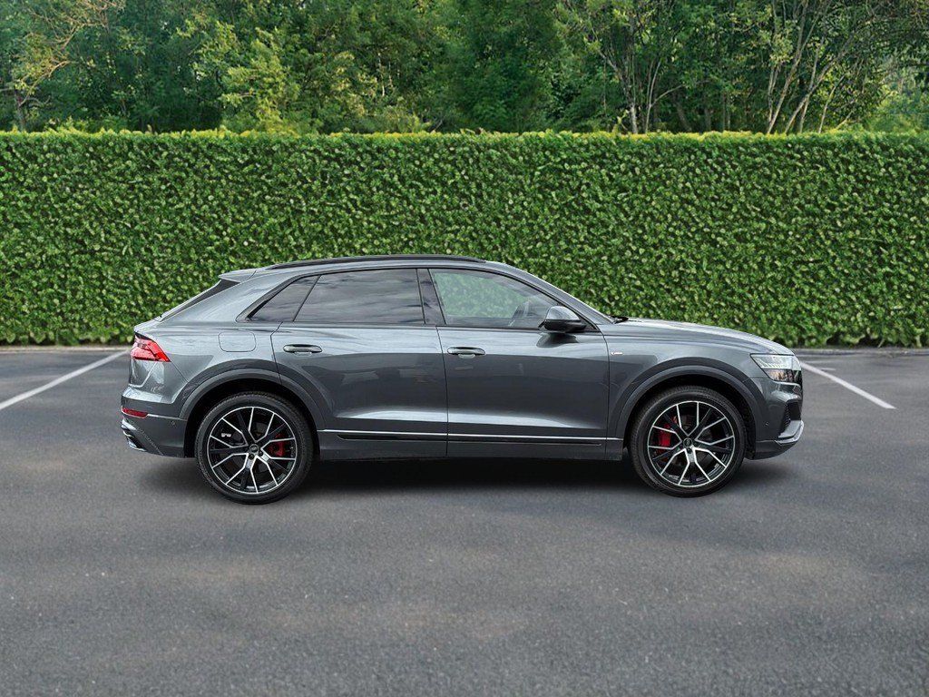 Used 2023 Audi Q8 Premium Plus w/ Premium Plus Package AWD/4WD image 2