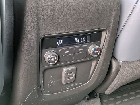 Used 2023 Buick Enclave Essence w/ Experience Buick Package FWD image 16