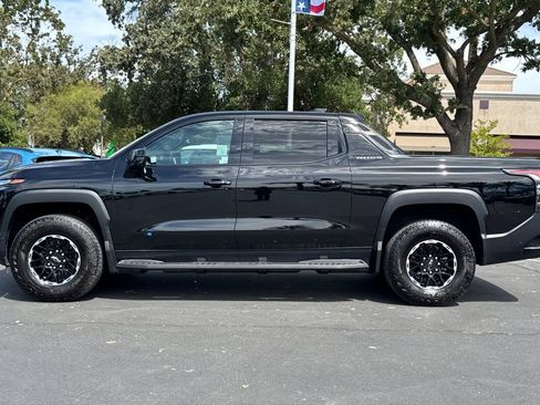 Used 2026 Chevrolet Silverado EV Trail Boss AWD/4WD image 6