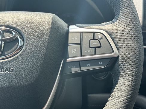 New 2026 Toyota Sienna Platinum AWD/4WD image 28