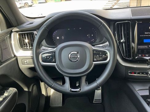 Used 2022 Volvo XC60 B5 R-Design w/ Advanced Package AWD/4WD image 10