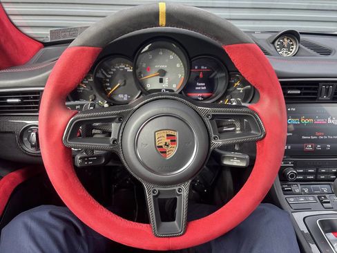 Used 2018 Porsche 911 GT2 RS image 13