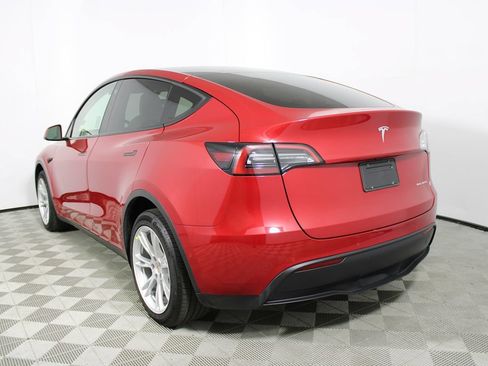 Used 2022 Tesla Model Y Long Range AWD/4WD image 17