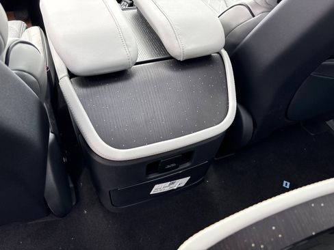 New 2026 Lincoln Navigator Black Label AWD/4WD image 32