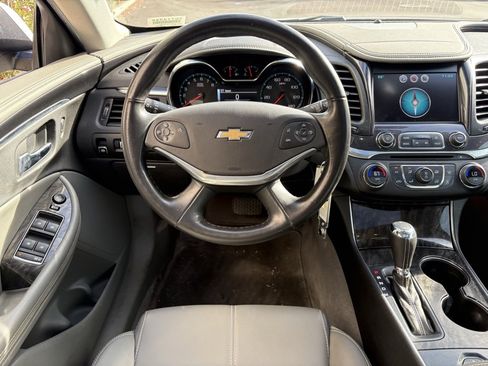 Used 2015 Chevrolet Impala LT w/ Convenience Package image 7