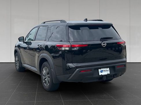 Used 2024 Nissan Pathfinder SV w/ SV Premium Package AWD/4WD image 3