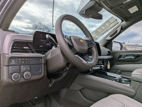 New 2026 Chevrolet Suburban LS image 9