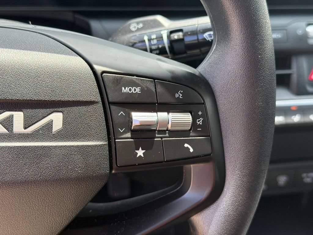 Used 2025 Kia K4 FWD image 25