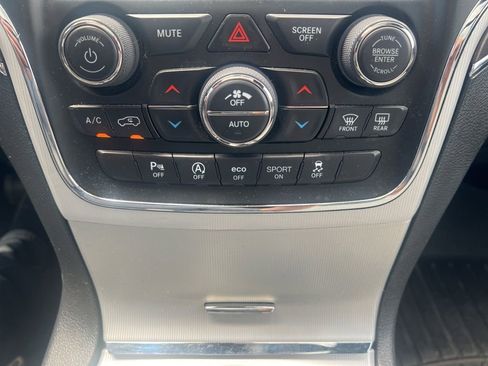 Used 2018 Jeep Grand Cherokee Limited AWD/4WD image 17