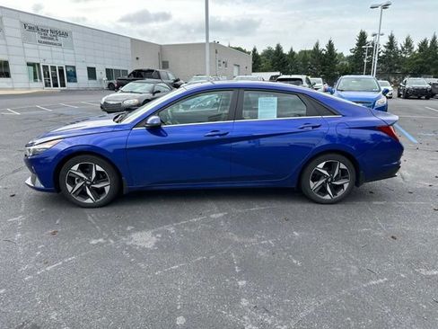 Used 2023 Hyundai Elantra Limited FWD image 4