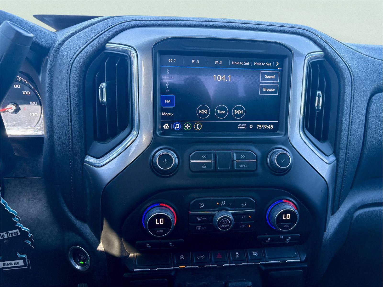 Used 2021 Chevrolet Silverado 1500 LT RWD image 13