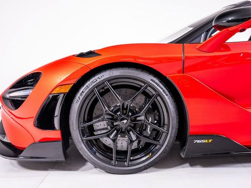 Used 2022 McLaren 765LT image 15