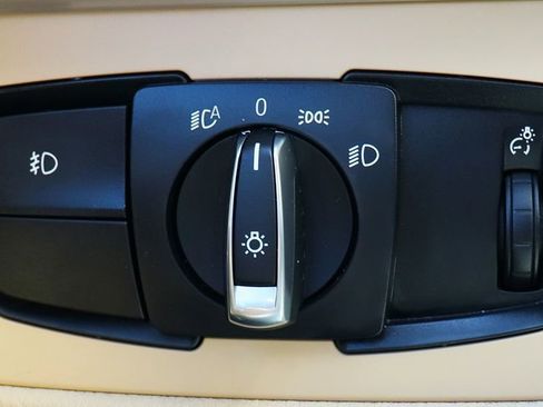 Used 2017 BMW 320i Sedan image 41