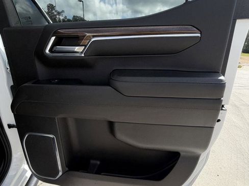 Used 2022 Chevrolet Silverado 1500 LT Trail Boss w/ LT Trail Boss Premium Package image 16