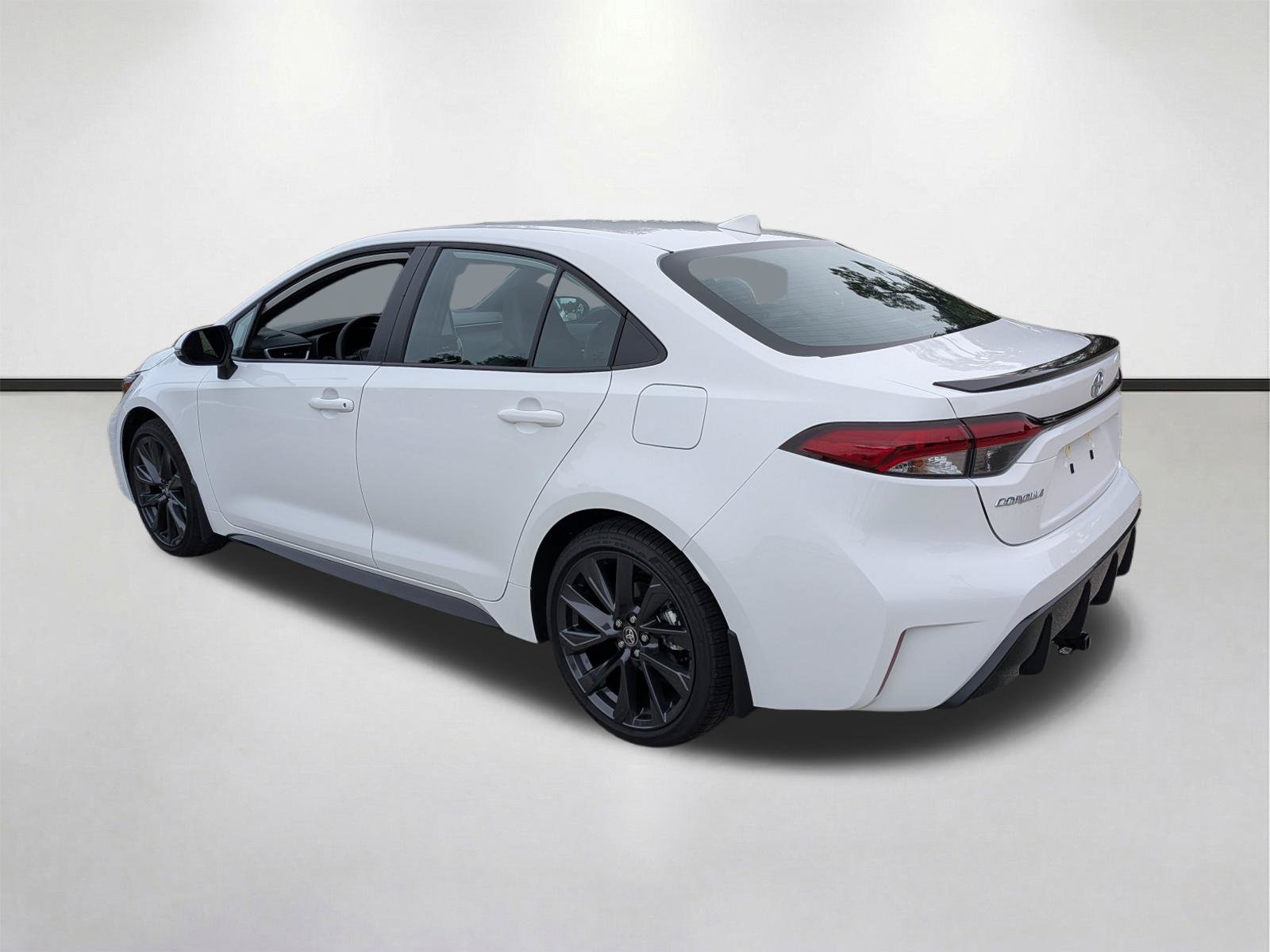 Used 2026 Toyota Corolla XSE FWD image 6