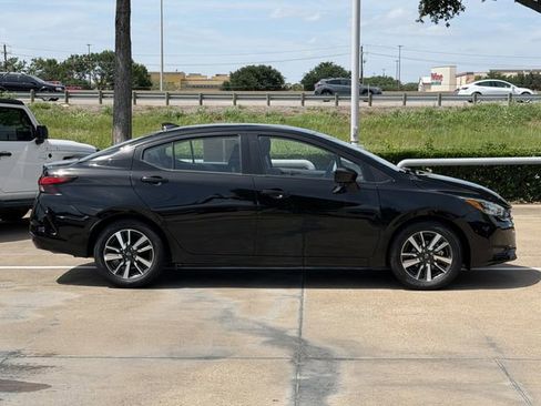 Used 2025 Nissan Versa SV FWD image 3