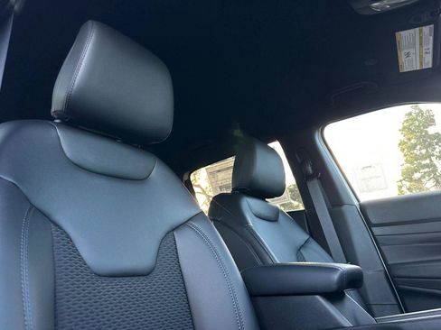 New 2026 Jeep Compass Latitude image 14