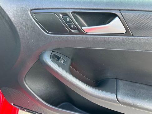 Used 2014 Volkswagen Jetta SE image 38