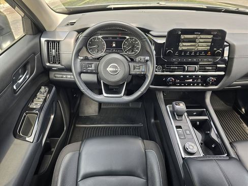 Used 2022 Nissan Pathfinder SL w/ Lighting Package (N92) AWD/4WD image 14