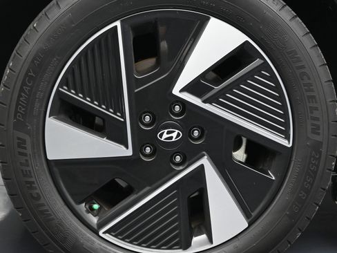 Used 2025 Hyundai Ioniq 5 Limited image 10