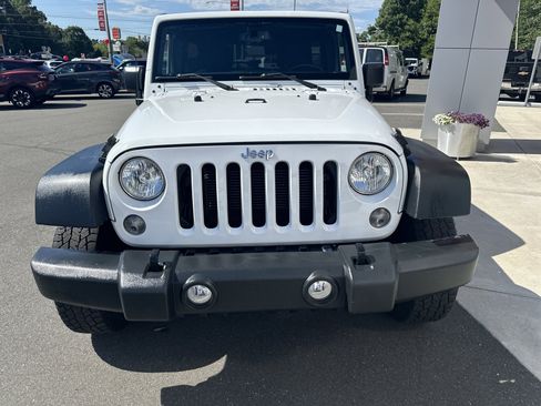 Used 2017 Jeep Wrangler Unlimited Sport w/ Quick Order Package 24S AWD/4WD image 3