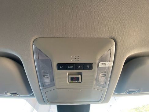 Used 2025 Toyota RAV4 LE AWD/4WD image 21