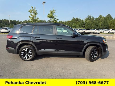 Used 2024 Volkswagen Atlas SE AWD/4WD image 8