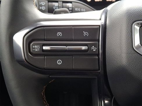 Used 2025 GMC Acadia AT4 image 21