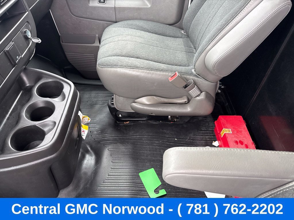 Used 2025 Chevrolet Express 2500 w/ Driver Convenience Package RWD image 23