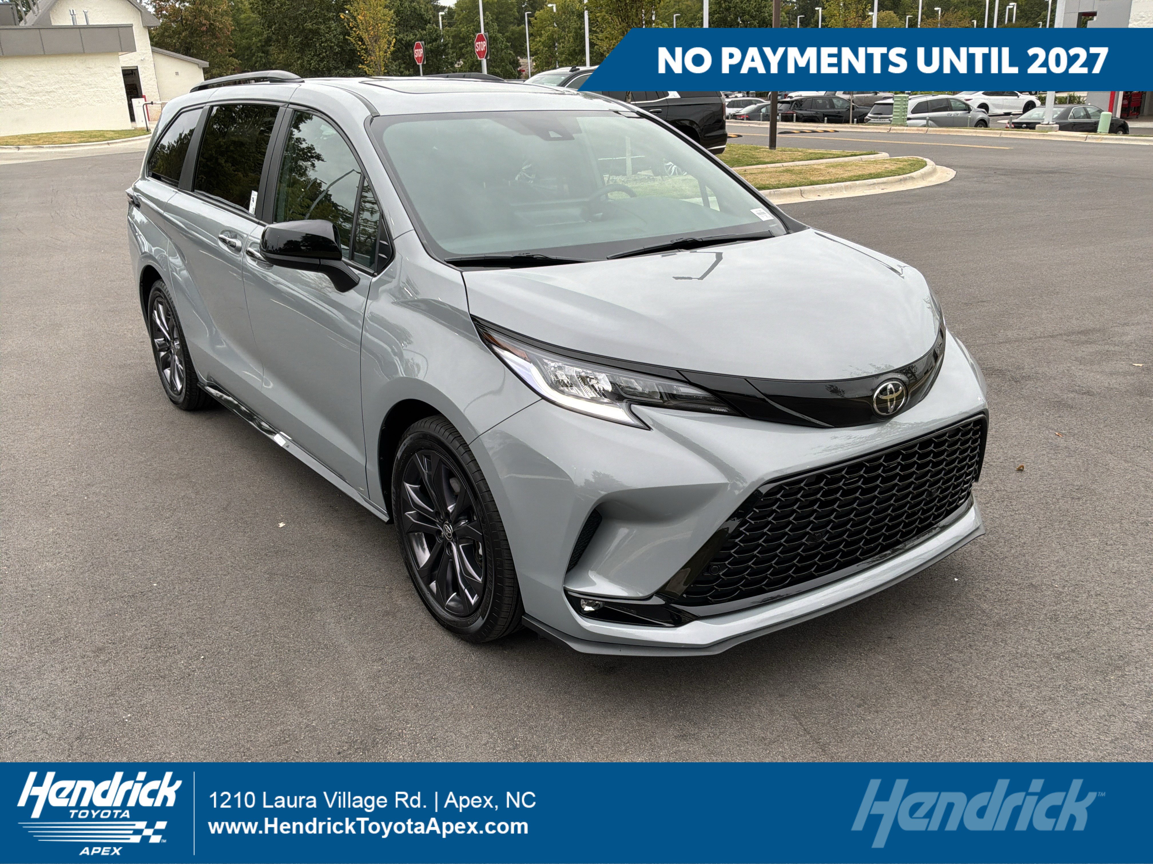 Used 2026 Toyota Sienna XSE FWD image 1