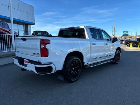 Used 2022 Chevrolet Silverado 1500 High Country w/ Technology Package image 5