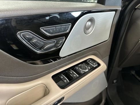 Used 2020 Lincoln Aviator Reserve w/ Equipment Group 202A image 31