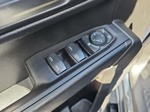 Used 2020 Chevrolet Silverado 1500 Custom w/ Custom Value Package AWD/4WD image 19