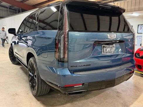 Used 2026 Cadillac Escalade Platinum Sport w/ LPO, ONYX Package AWD/4WD image 8