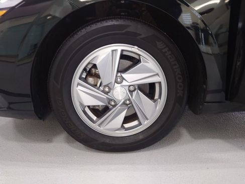 Certified 2024 Hyundai Elantra SE FWD image 27