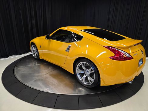 Used 2009 Nissan 370Z Touring w/ Sport Pkg RWD image 12