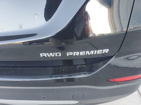 Used 2023 Chevrolet Equinox Premier image 5