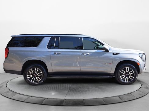 Used 2023 GMC Yukon XL AT4 AWD/4WD image 8