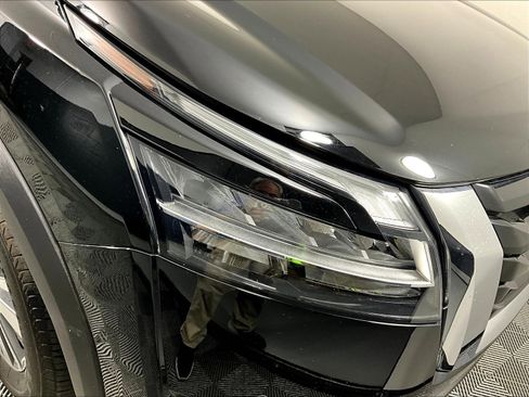 Used 2024 Nissan Pathfinder SL AWD/4WD image 31