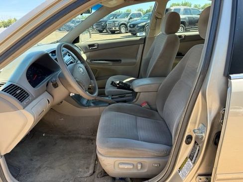 Used 2005 Toyota Camry LE FWD image 13