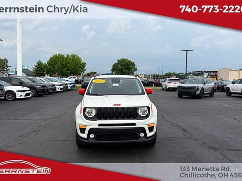 Used 2023 Jeep Renegade Latitude AWD/4WD image 2