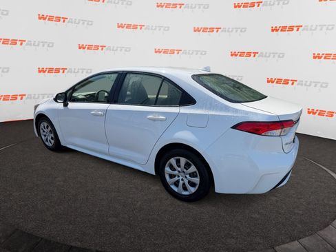Used 2020 Toyota Corolla LE w/ Carpet Mat Package (TMS) FWD image 3