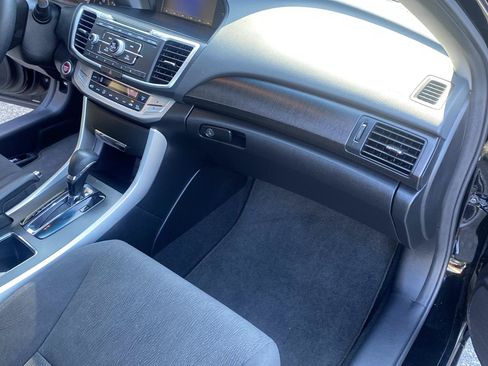 Used 2013 Honda Accord EX image 24