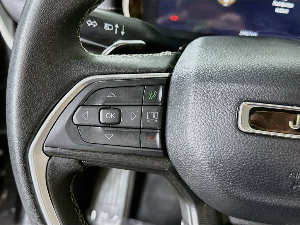 Used 2023 Jeep Grand Cherokee L Laredo AWD/4WD image 19