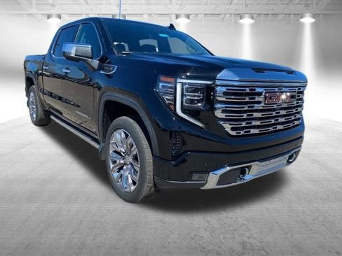 Used 2023 GMC Sierra 1500 Denali w/ Denali Reserve Package AWD/4WD image 2
